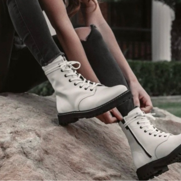 Sincerely Jules White Harley combat boots 
size 8.5 - Picture 1 of 9